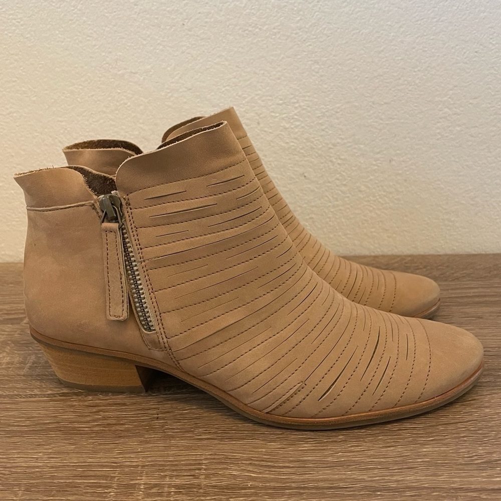 Paul Green Shasta Sliced Nubuck Leather Mid Heel Boots, Size 7.5